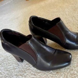 Etienne Aigner- rich brown ankle boots  Size 7.5  Excellent cond